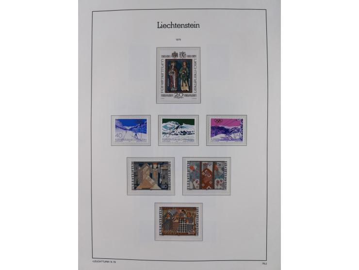 1945/97, postfrische und ganz wenig ungebrauchte Sammlungen, in den Hauptnummern komplett