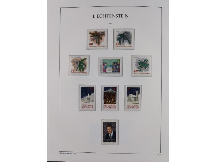 1945/97, postfrische und ganz wenig ungebrauchte Sammlungen, in den Hauptnummern komplett