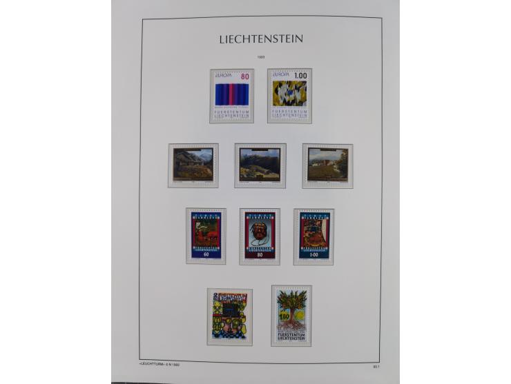 1945/97, postfrische und ganz wenig ungebrauchte Sammlungen, in den Hauptnummern komplett