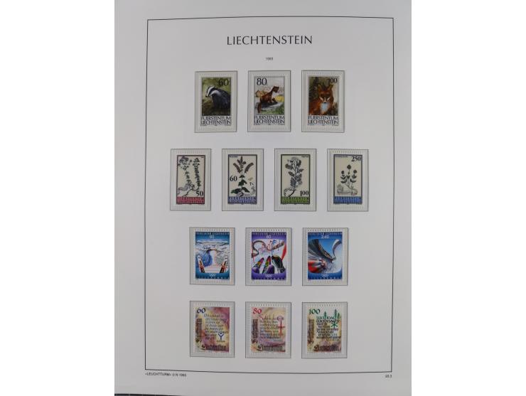 1945/97, postfrische und ganz wenig ungebrauchte Sammlungen, in den Hauptnummern komplett