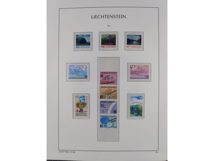 1945/97, postfrische und ganz wenig ungebrauchte Sammlungen, in den Hauptnummern komplett