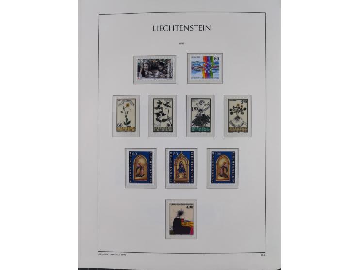 1945/97, postfrische und ganz wenig ungebrauchte Sammlungen, in den Hauptnummern komplett