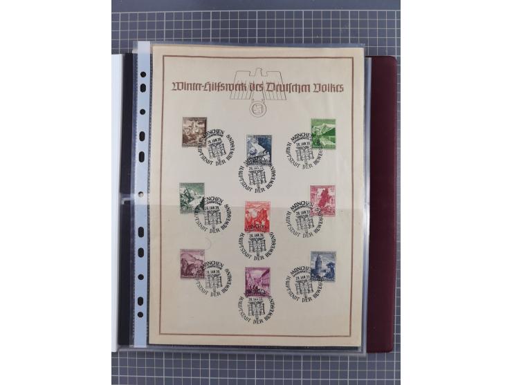 1933/45, Propaganda Album mit 52 Gedenkblättern, mit vielen besseren und großformatigen Stücken, insgesamt gute Erhaltung (4 