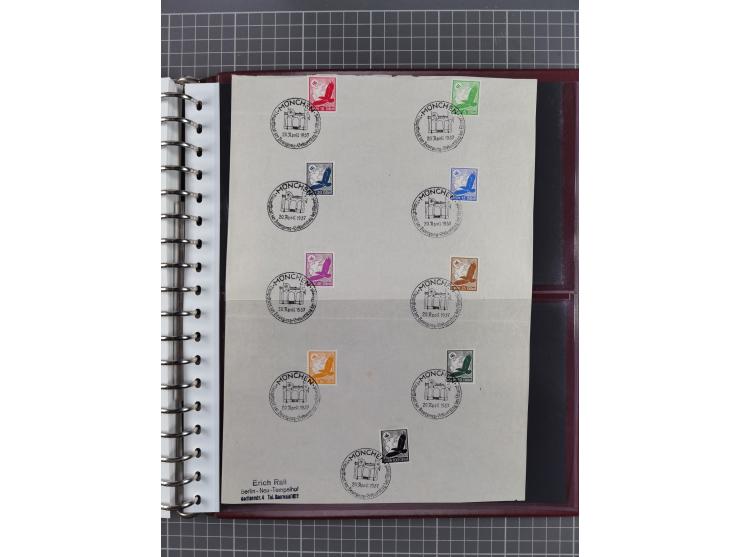 1933/45, Propaganda Album mit 52 Gedenkblättern, mit vielen besseren und großformatigen Stücken, insgesamt gute Erhaltung (4 