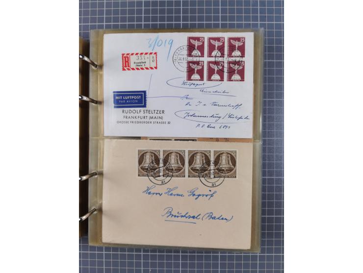 1903/80, &nbsp;Album mit 128 Mehrfachfrankaturen mit mindestens vier Marken, meistens aber mit mehr Marken (48 St. Ausland) d