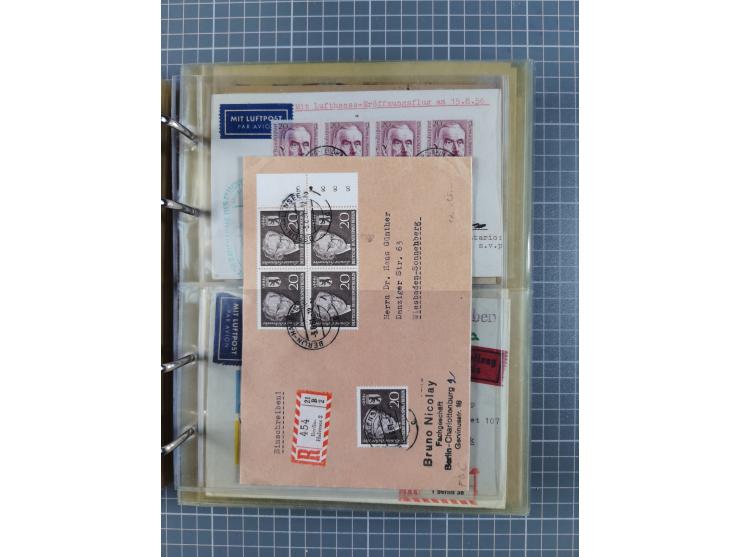 1903/80, &nbsp;Album mit 128 Mehrfachfrankaturen mit mindestens vier Marken, meistens aber mit mehr Marken (48 St. Ausland) d