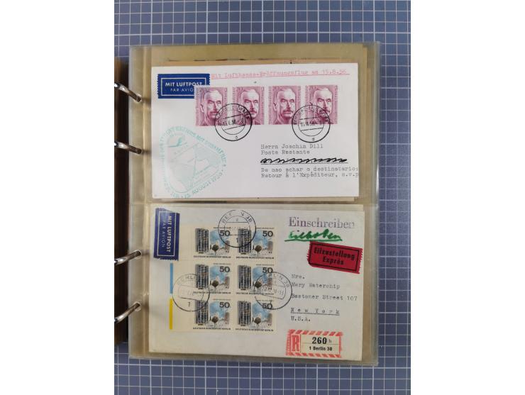 1903/80, &nbsp;Album mit 128 Mehrfachfrankaturen mit mindestens vier Marken, meistens aber mit mehr Marken (48 St. Ausland) d