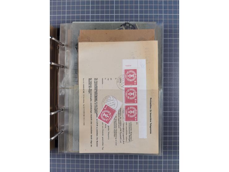 1903/80, &nbsp;Album mit 128 Mehrfachfrankaturen mit mindestens vier Marken, meistens aber mit mehr Marken (48 St. Ausland) d