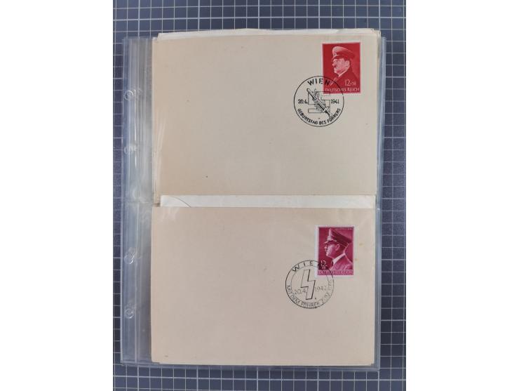 1933/45, Propaganda, 2 Alben mit 310 Belegen, alle zum Thema: A. Hitler, das Gesicht des Hauptkriegsverbrechers-verantwortlic