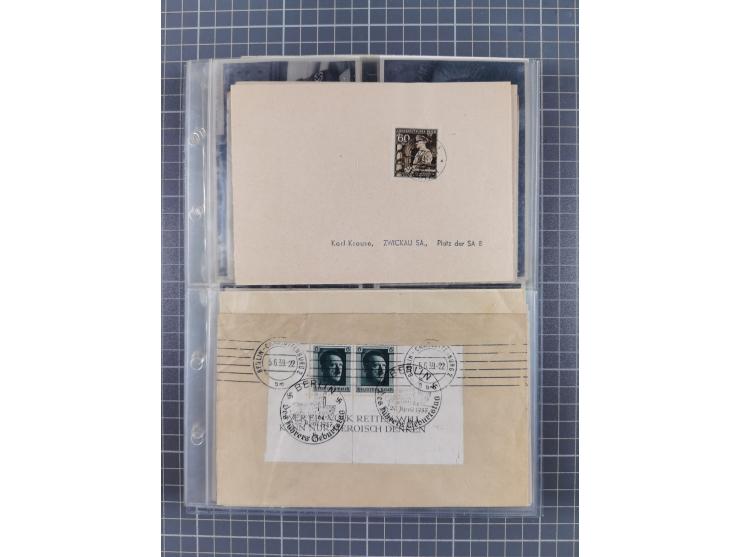 1933/45, Propaganda, 2 Alben mit 310 Belegen, alle zum Thema: A. Hitler, das Gesicht des Hauptkriegsverbrechers-verantwortlic