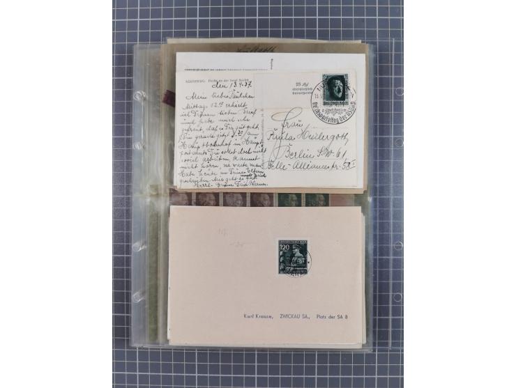 1933/45, Propaganda, 2 Alben mit 310 Belegen, alle zum Thema: A. Hitler, das Gesicht des Hauptkriegsverbrechers-verantwortlic