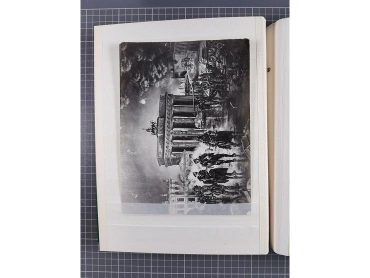 1933/45, Propaganda, 2 Alben mit 310 Belegen, alle zum Thema: A. Hitler, das Gesicht des Hauptkriegsverbrechers-verantwortlic