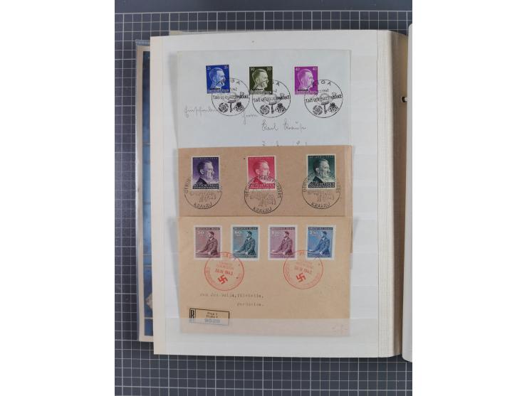 1933/45, Propaganda, 2 Alben mit 310 Belegen, alle zum Thema: A. Hitler, das Gesicht des Hauptkriegsverbrechers-verantwortlic