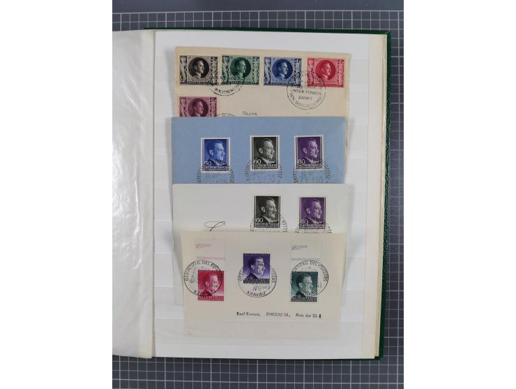 1933/45, Propaganda, 2 Alben mit 310 Belegen, alle zum Thema: A. Hitler, das Gesicht des Hauptkriegsverbrechers-verantwortlic