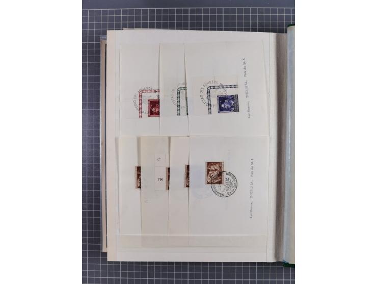 1933/45, Propaganda, 2 Alben mit 310 Belegen, alle zum Thema: A. Hitler, das Gesicht des Hauptkriegsverbrechers-verantwortlic