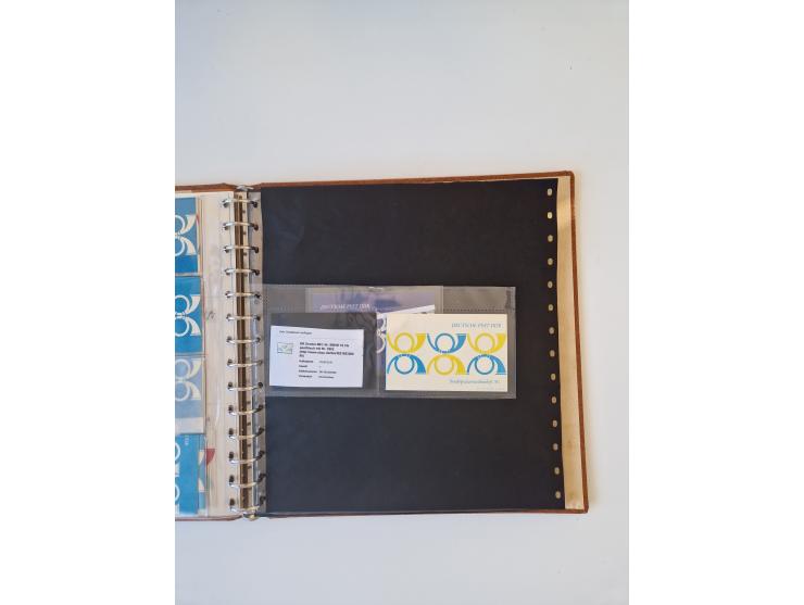 1971/90, umfangreiche Sammlung “Sondermarken-Heftchen” mit einer Fülle an Varianten, Untertypen und Besonderheiten, dabei u.a