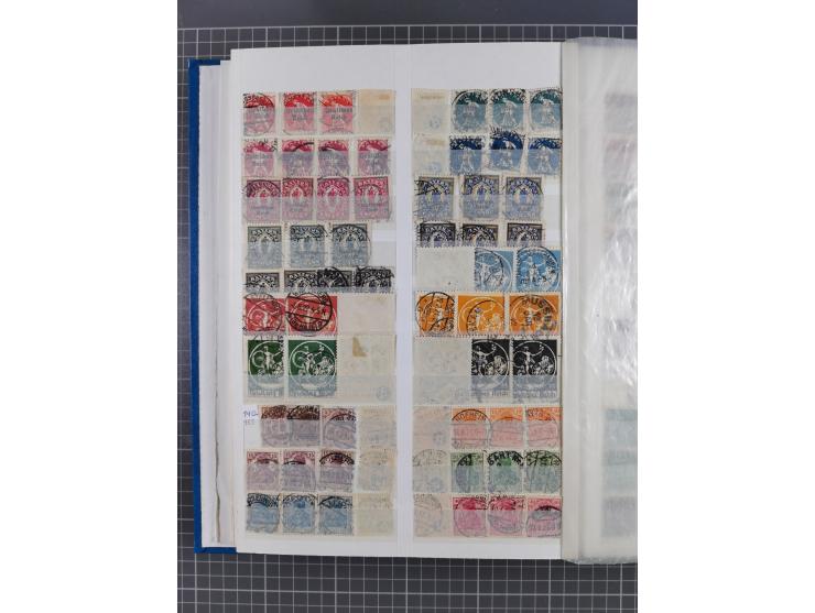 1872/1945, gestempelte Sammlung inkl. Dienstmarken und vieler Doubletten, Farben und Besonderheiten. Dabei netter Teil Brusts