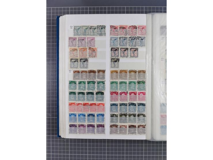 1872/1945, gestempelte Sammlung inkl. Dienstmarken und vieler Doubletten, Farben und Besonderheiten. Dabei netter Teil Brusts