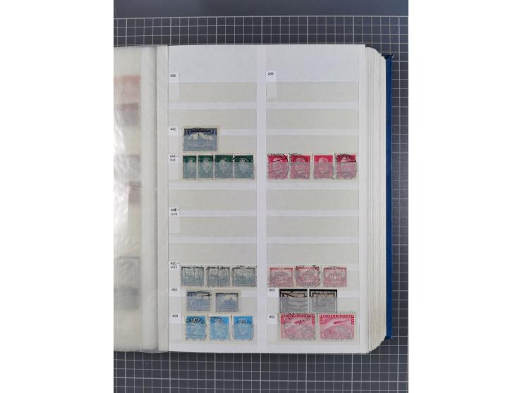 1872/1945, gestempelte Sammlung inkl. Dienstmarken und vieler Doubletten, Farben und Besonderheiten. Dabei netter Teil Brusts