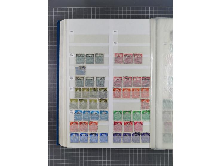 1872/1945, gestempelte Sammlung inkl. Dienstmarken und vieler Doubletten, Farben und Besonderheiten. Dabei netter Teil Brusts