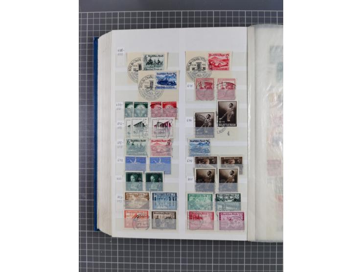 1872/1945, gestempelte Sammlung inkl. Dienstmarken und vieler Doubletten, Farben und Besonderheiten. Dabei netter Teil Brusts