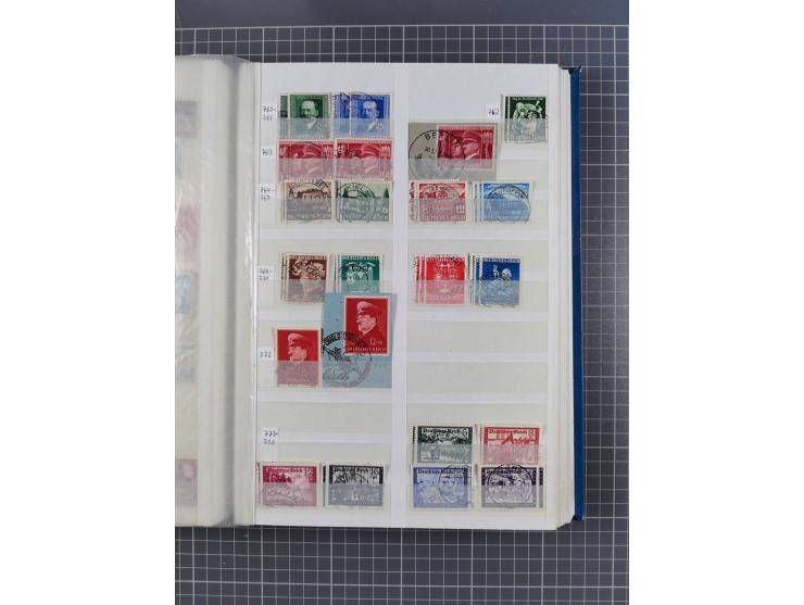 1872/1945, gestempelte Sammlung inkl. Dienstmarken und vieler Doubletten, Farben und Besonderheiten. Dabei netter Teil Brusts