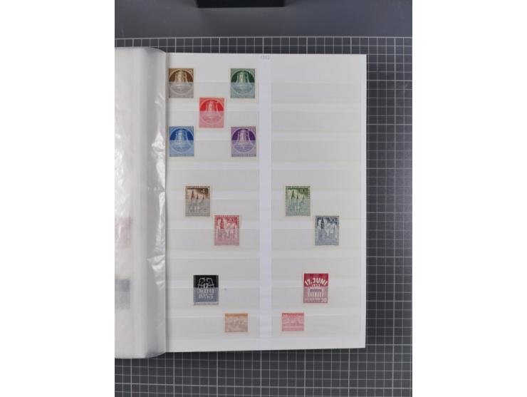 1940/2014(ca.), vorwiegend postfrische Sammlungen, dabei Französische Zone inkl. Mi.-Nr. 46II postfrisch, Bizone Mi.-Nr. 52-6