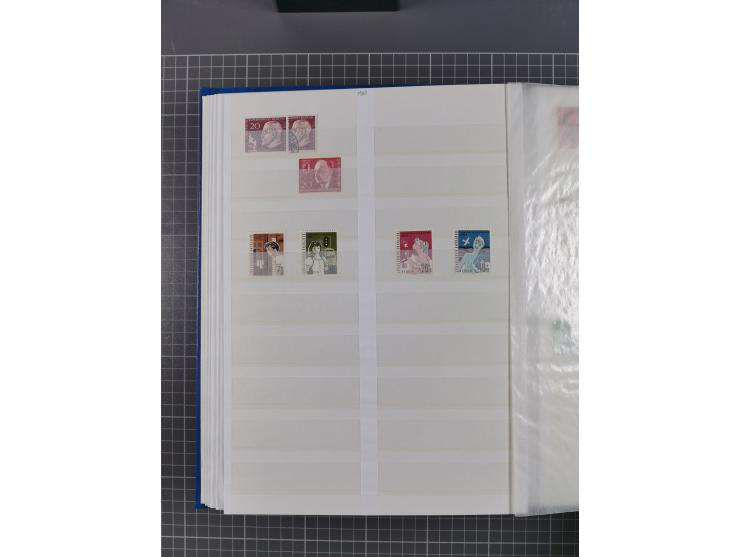 1940/2014(ca.), vorwiegend postfrische Sammlungen, dabei Französische Zone inkl. Mi.-Nr. 46II postfrisch, Bizone Mi.-Nr. 52-6