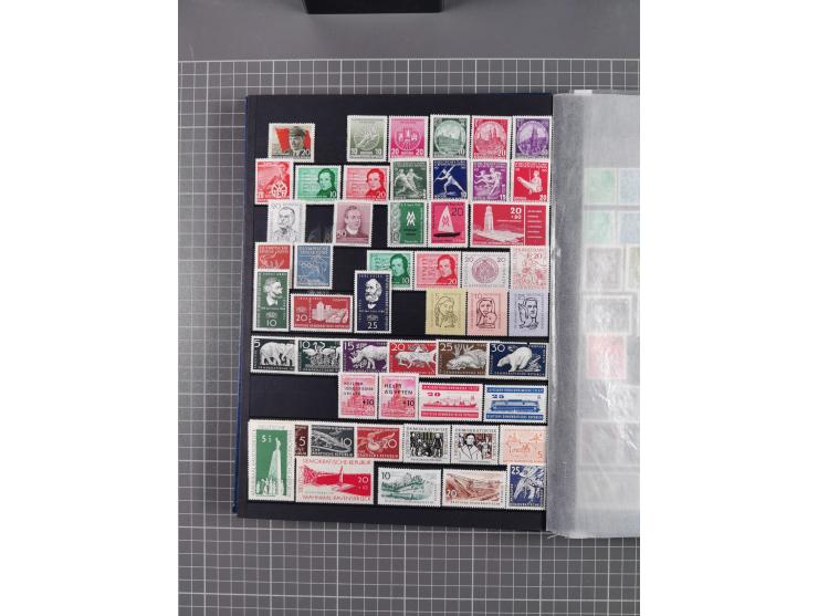 1940/2014(ca.), vorwiegend postfrische Sammlungen, dabei Französische Zone inkl. Mi.-Nr. 46II postfrisch, Bizone Mi.-Nr. 52-6