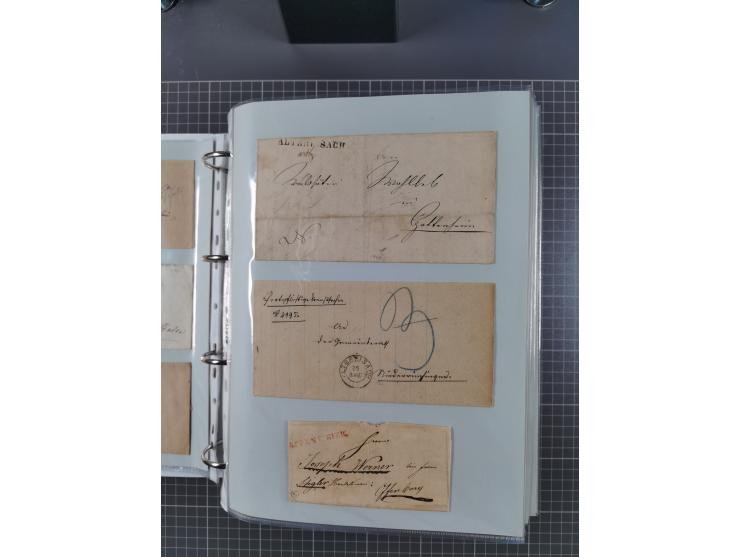 1820/60 (ca.), über 600 Vorphila- und Dienstbriefe, dabei rote und blaue Stempel, viele verschiedene Orte