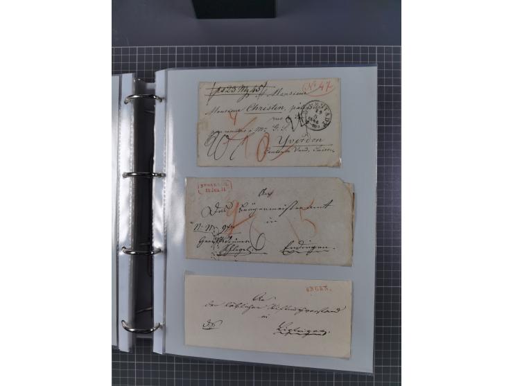 1820/60 (ca.), über 600 Vorphila- und Dienstbriefe, dabei rote und blaue Stempel, viele verschiedene Orte
