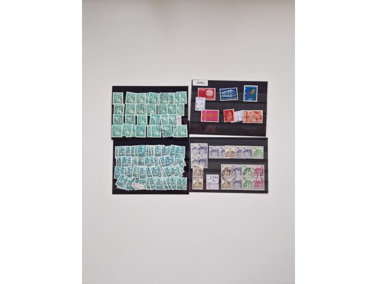 1860/2002 (ca.) interessanter Steckkarten- und Tütenposten mit Schwerpunkt Deutsches Reich ab Weimar mit besseren und kpl. Au