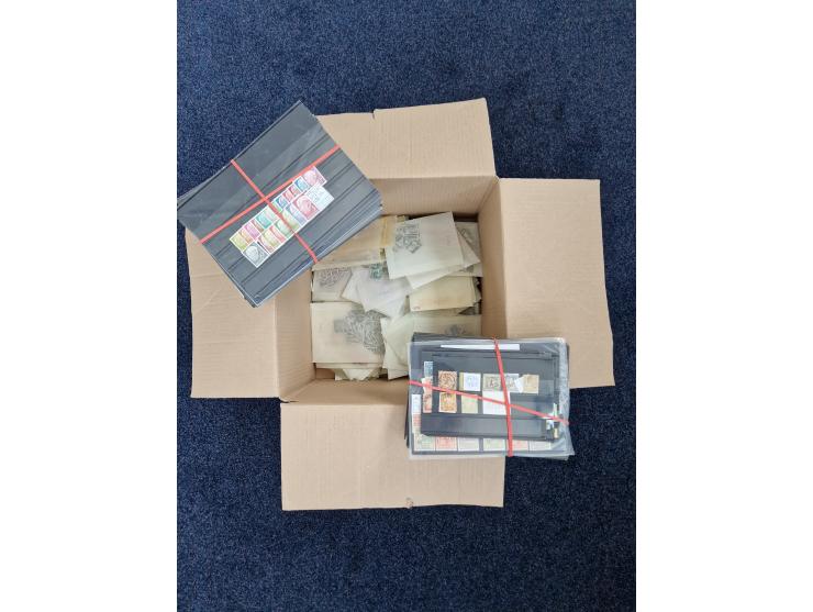 1860/2002 (ca.) interessanter Steckkarten- und Tütenposten mit Schwerpunkt Deutsches Reich ab Weimar mit besseren und kpl. Au