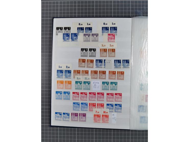 1948, meist postfrischer und gestempelter Bestand “Band/Netz” und “Bauten” mit u.a. Viererblocks, Marken mit Rändern, Bogenec