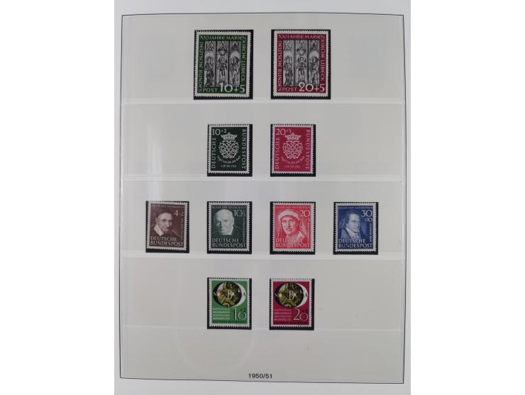 1945/90, ungebrauchte und postfrische Sammlung, oftmals komplett, dabei Bund/Berlin und DDR, DDR mit guten Dienstmarken inkl.