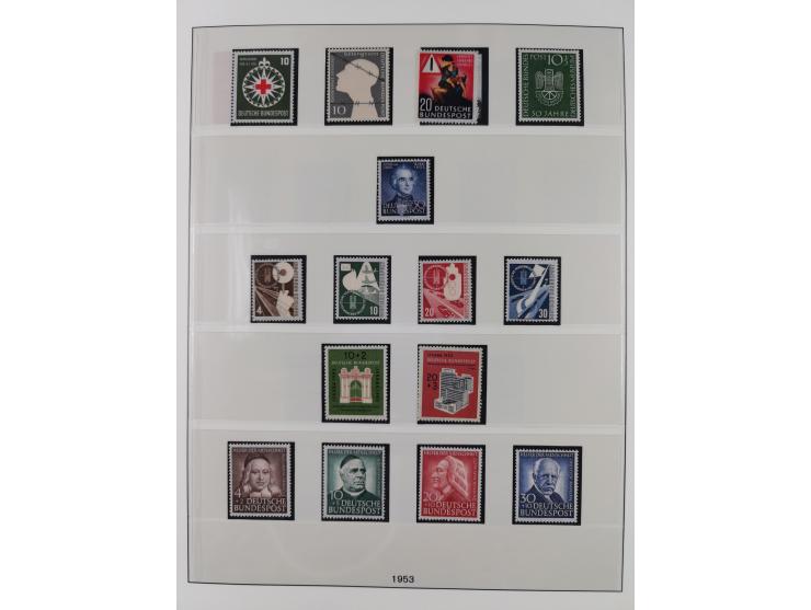 1945/90, ungebrauchte und postfrische Sammlung, oftmals komplett, dabei Bund/Berlin und DDR, DDR mit guten Dienstmarken inkl.