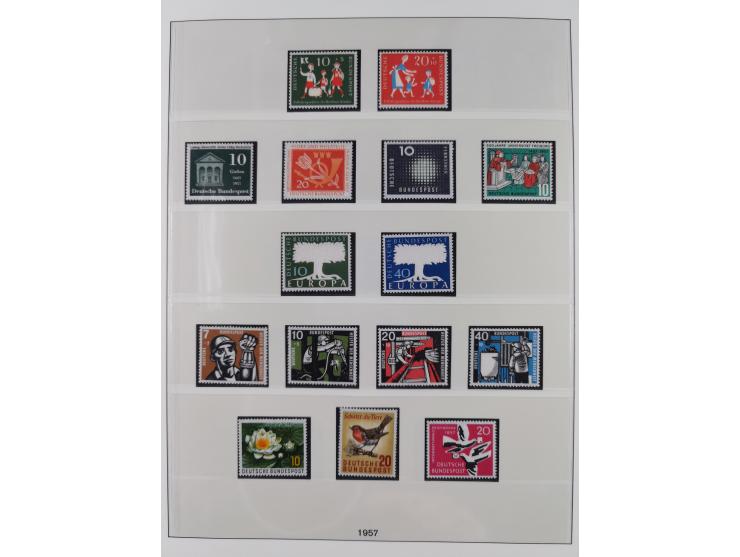 1945/90, ungebrauchte und postfrische Sammlung, oftmals komplett, dabei Bund/Berlin und DDR, DDR mit guten Dienstmarken inkl.