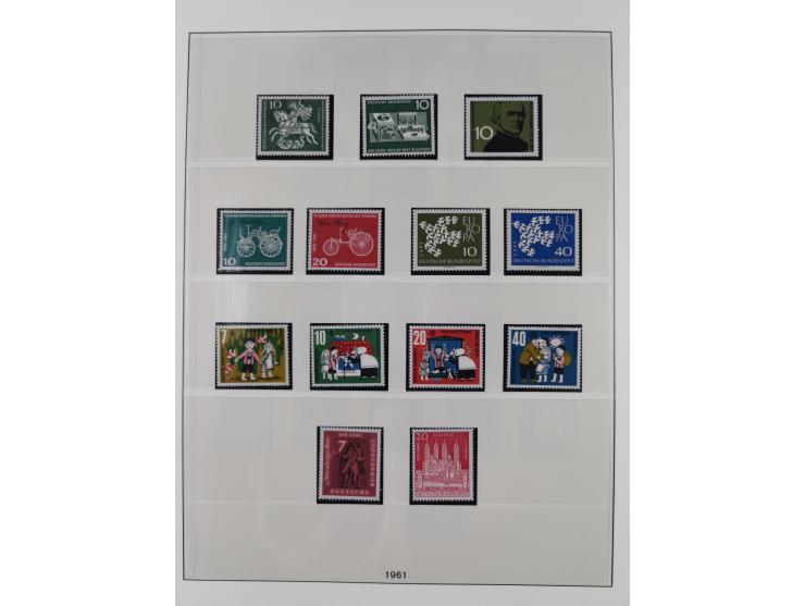 1945/90, ungebrauchte und postfrische Sammlung, oftmals komplett, dabei Bund/Berlin und DDR, DDR mit guten Dienstmarken inkl.