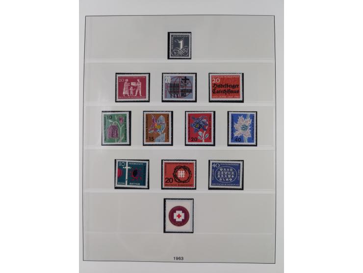 1945/90, ungebrauchte und postfrische Sammlung, oftmals komplett, dabei Bund/Berlin und DDR, DDR mit guten Dienstmarken inkl.