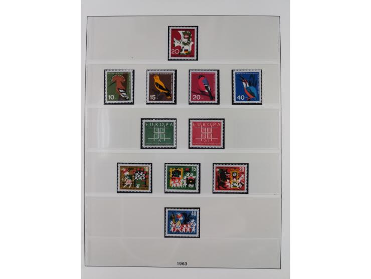 1945/90, ungebrauchte und postfrische Sammlung, oftmals komplett, dabei Bund/Berlin und DDR, DDR mit guten Dienstmarken inkl.