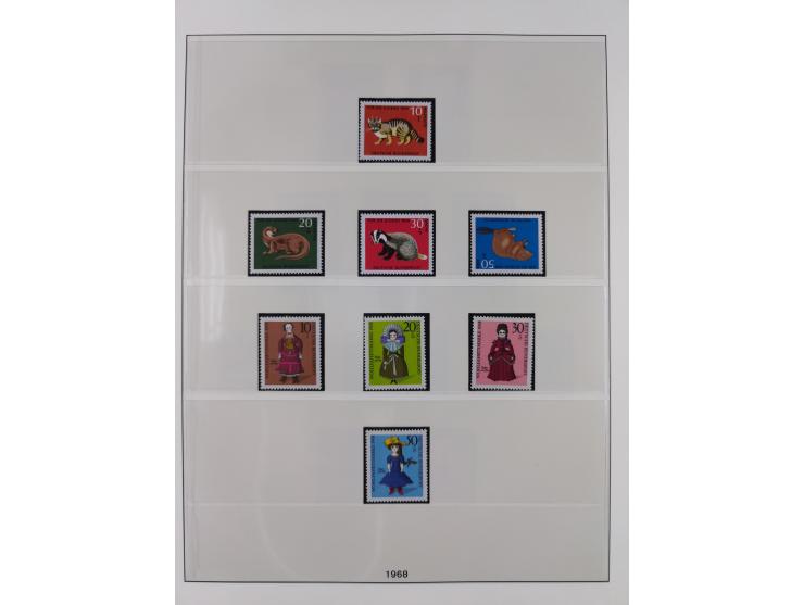 1945/90, ungebrauchte und postfrische Sammlung, oftmals komplett, dabei Bund/Berlin und DDR, DDR mit guten Dienstmarken inkl.