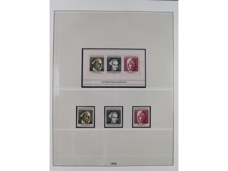 1945/90, ungebrauchte und postfrische Sammlung, oftmals komplett, dabei Bund/Berlin und DDR, DDR mit guten Dienstmarken inkl.