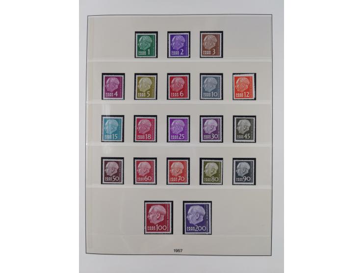 1945/90, ungebrauchte und postfrische Sammlung, oftmals komplett, dabei Bund/Berlin und DDR, DDR mit guten Dienstmarken inkl.