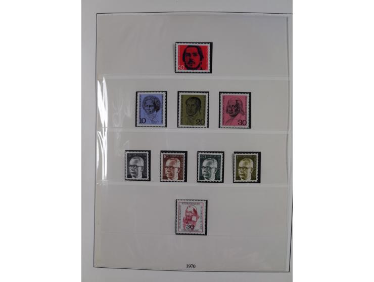 1945/90, ungebrauchte und postfrische Sammlung, oftmals komplett, dabei Bund/Berlin und DDR, DDR mit guten Dienstmarken inkl.