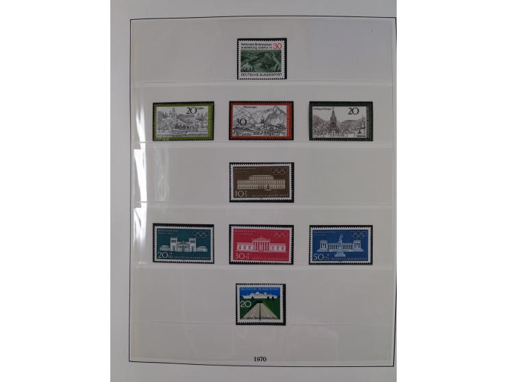 1945/90, ungebrauchte und postfrische Sammlung, oftmals komplett, dabei Bund/Berlin und DDR, DDR mit guten Dienstmarken inkl.