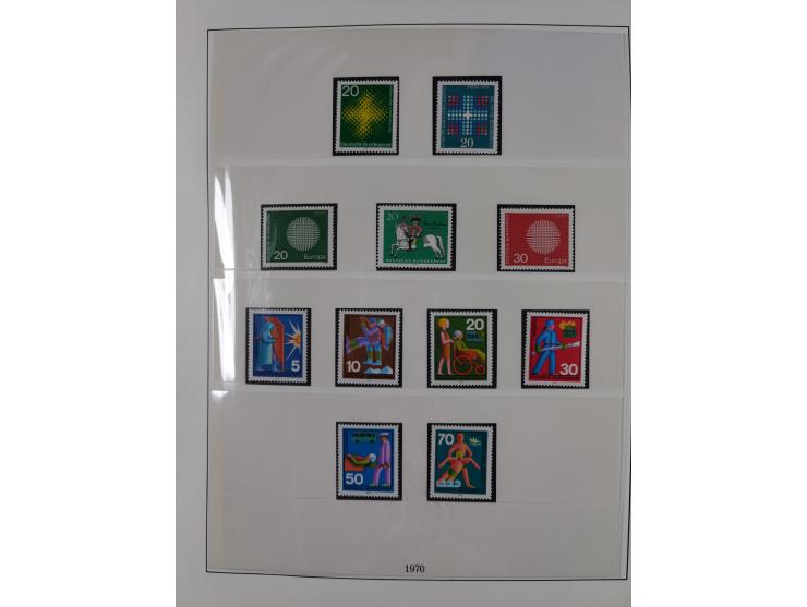 1945/90, ungebrauchte und postfrische Sammlung, oftmals komplett, dabei Bund/Berlin und DDR, DDR mit guten Dienstmarken inkl.