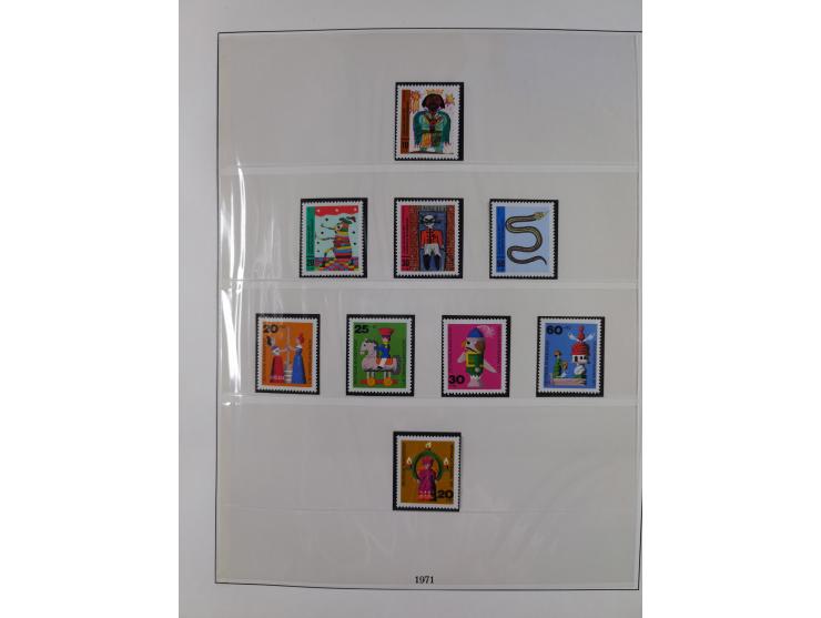 1945/90, ungebrauchte und postfrische Sammlung, oftmals komplett, dabei Bund/Berlin und DDR, DDR mit guten Dienstmarken inkl.