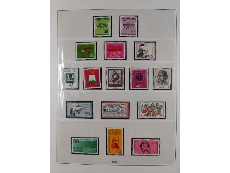 1945/90, ungebrauchte und postfrische Sammlung, oftmals komplett, dabei Bund/Berlin und DDR, DDR mit guten Dienstmarken inkl.