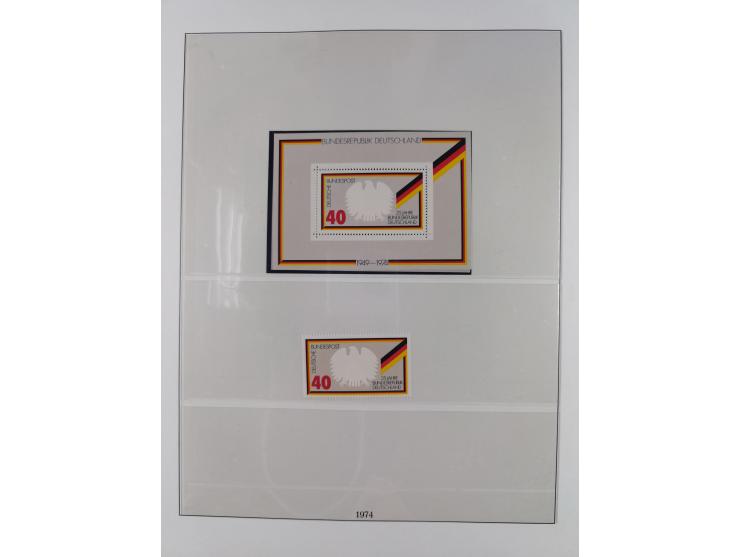 1945/90, ungebrauchte und postfrische Sammlung, oftmals komplett, dabei Bund/Berlin und DDR, DDR mit guten Dienstmarken inkl.