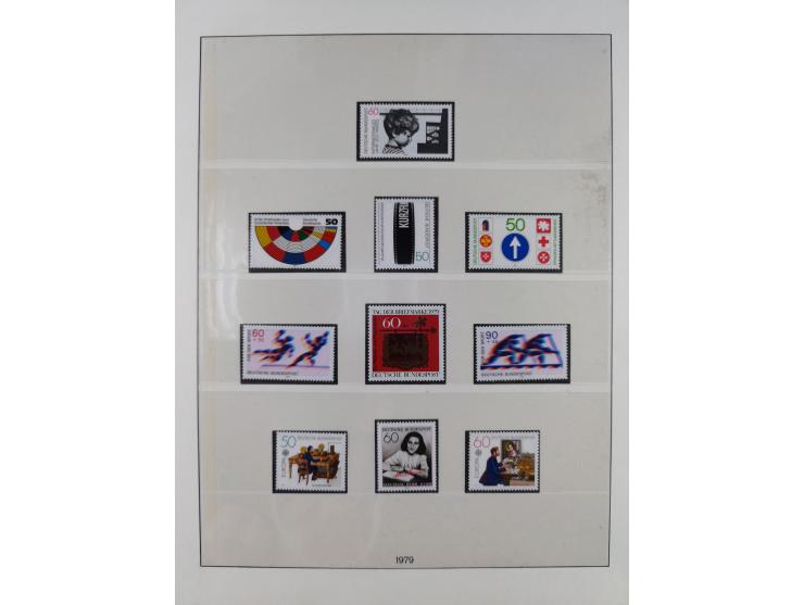 1945/90, ungebrauchte und postfrische Sammlung, oftmals komplett, dabei Bund/Berlin und DDR, DDR mit guten Dienstmarken inkl.